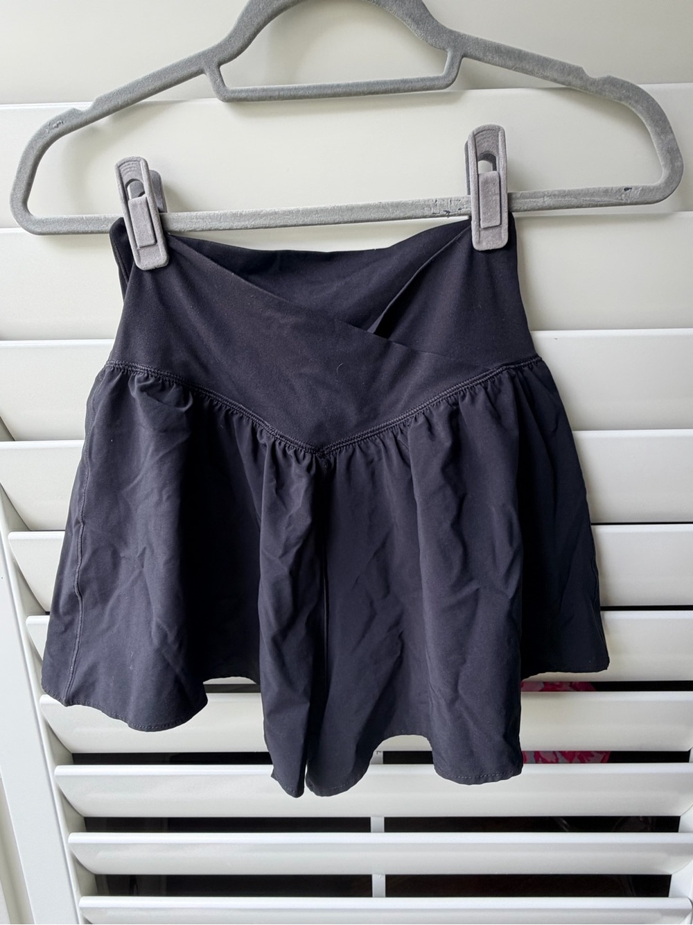 OFFLINE by Aerie Real Me Crossover Flowy Shorts Black Size Small